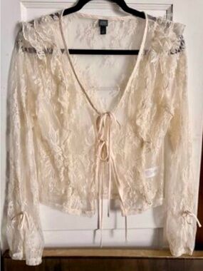 Wild Fable Cream Lace Tie-Front Long-Sleeve Top
